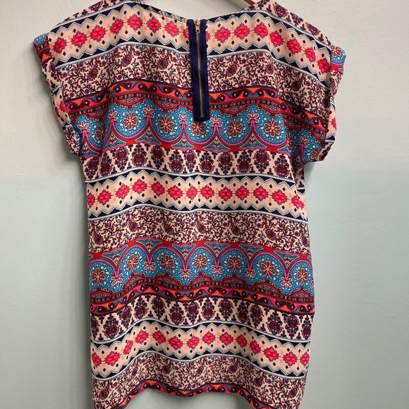 Beautiful Colorful Top - Picture 2 of 3